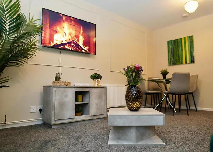 Spacious 1Bd Flat Near Central London, Office, Smart Tv