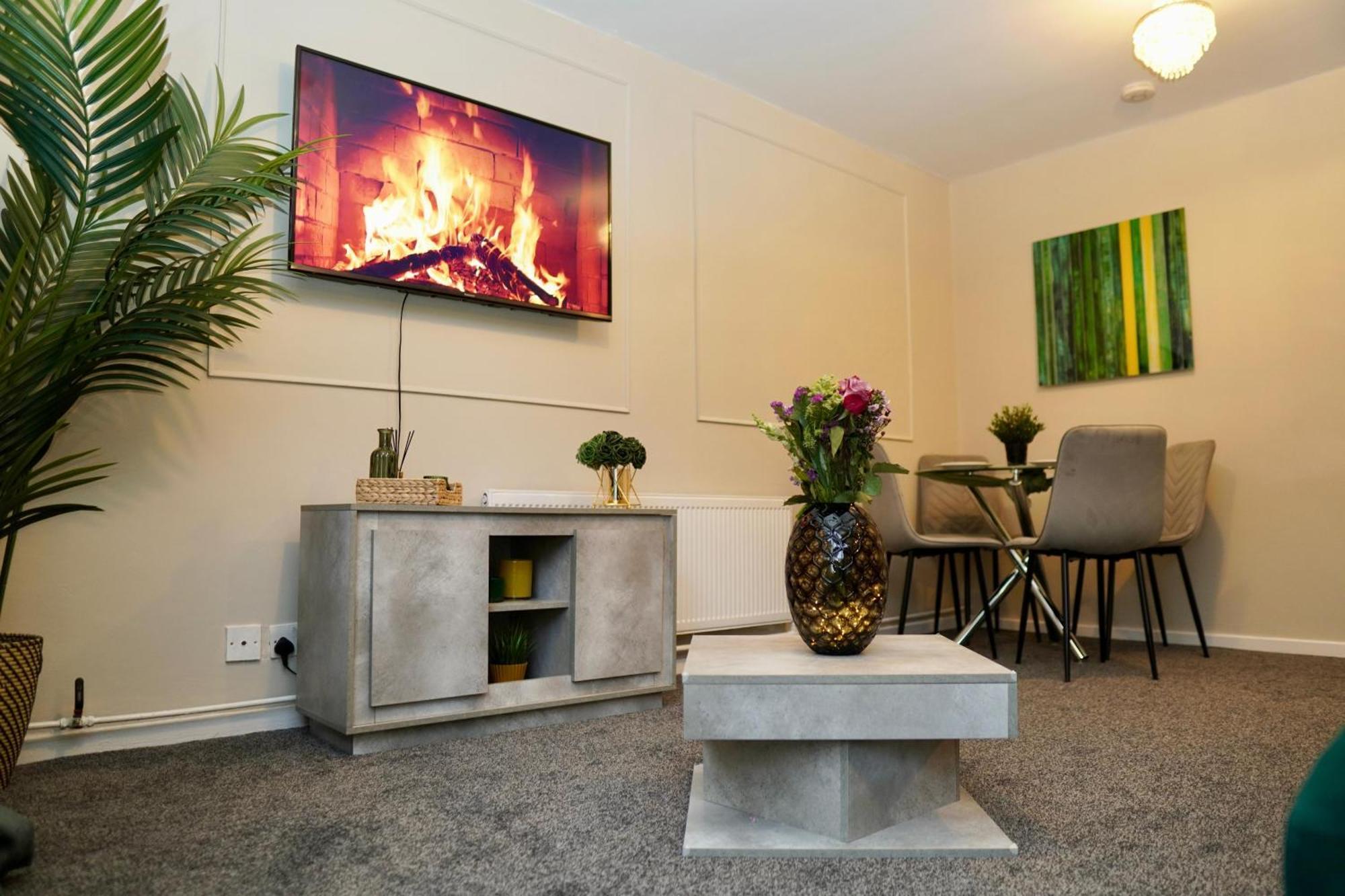 Spacious 1bd Flat Near London, Office, Smart Tv Appartamento *