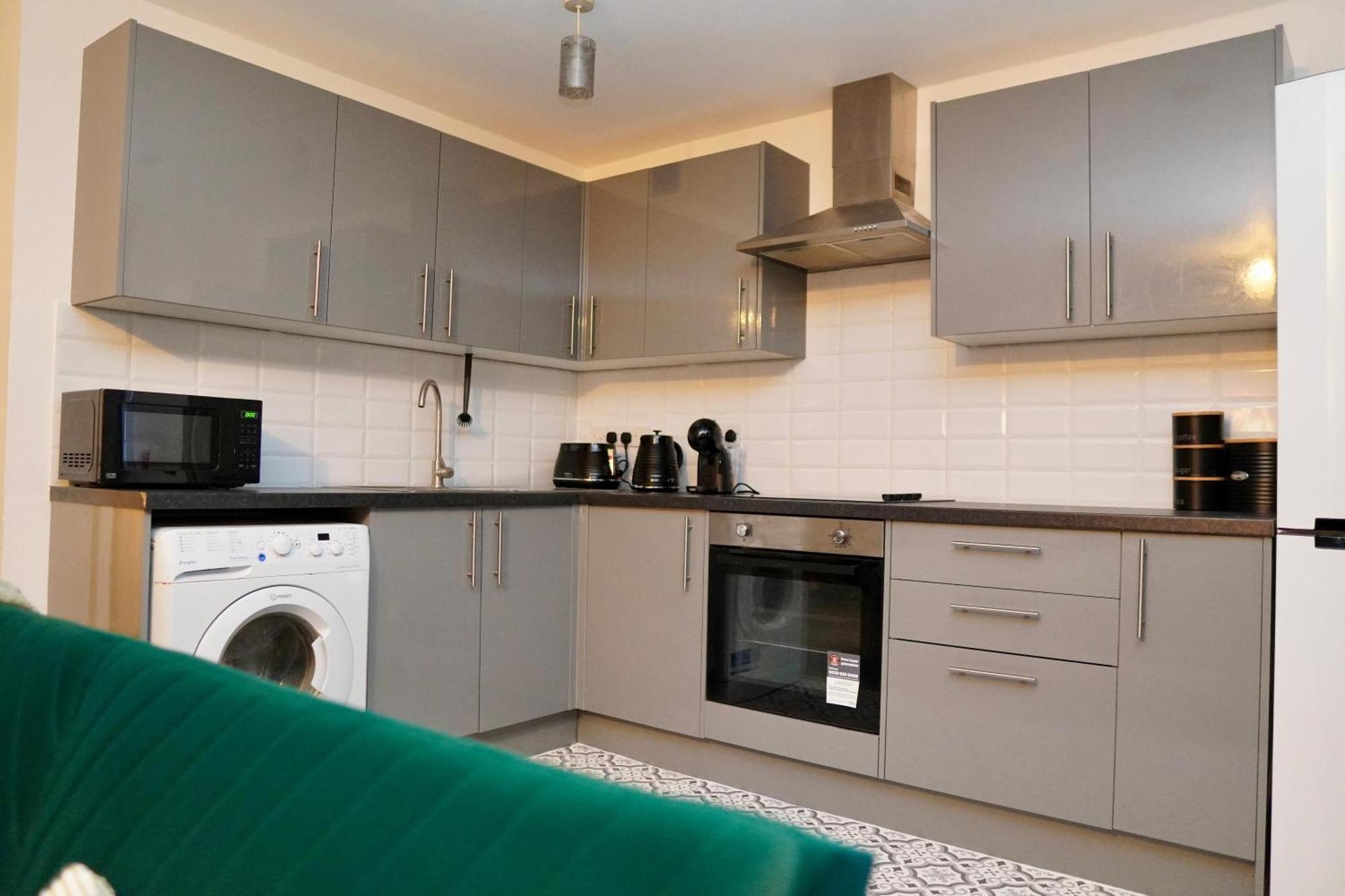 Spacious 1bd Flat Near London, Office, Smart Tv Appartamento *